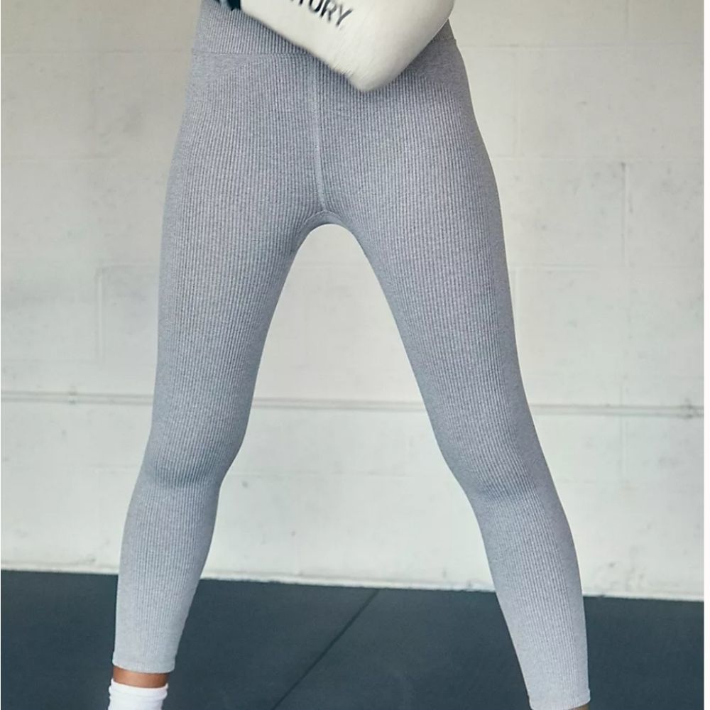 🤩New Free People ultra high rise 7/8 Happiness runs leggings size s/xs - Picture 4 of 13